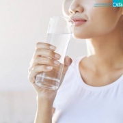 7 مورد از مزایای علمی نوشیدن آب کافی