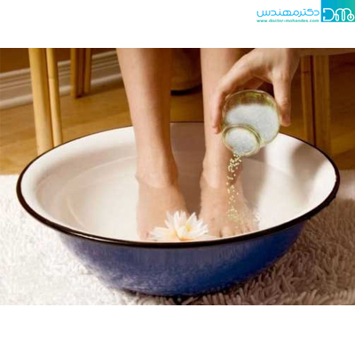 کاهش درد عضلانی در بارداری با خیساندن پاها در نمک سولفات